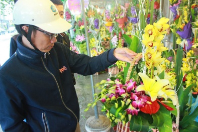 Hoa tươi “đắt khách” ngày Phụ nữ Việt Nam